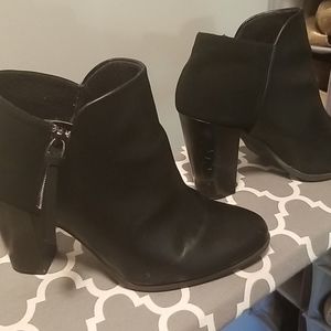 8 wide black booties